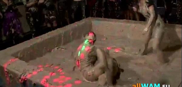  Amazing Mud Wrestling